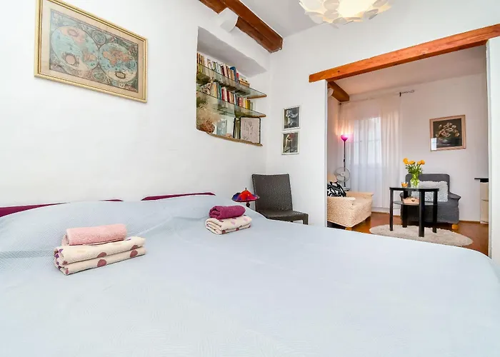 Biljana 特罗吉尔